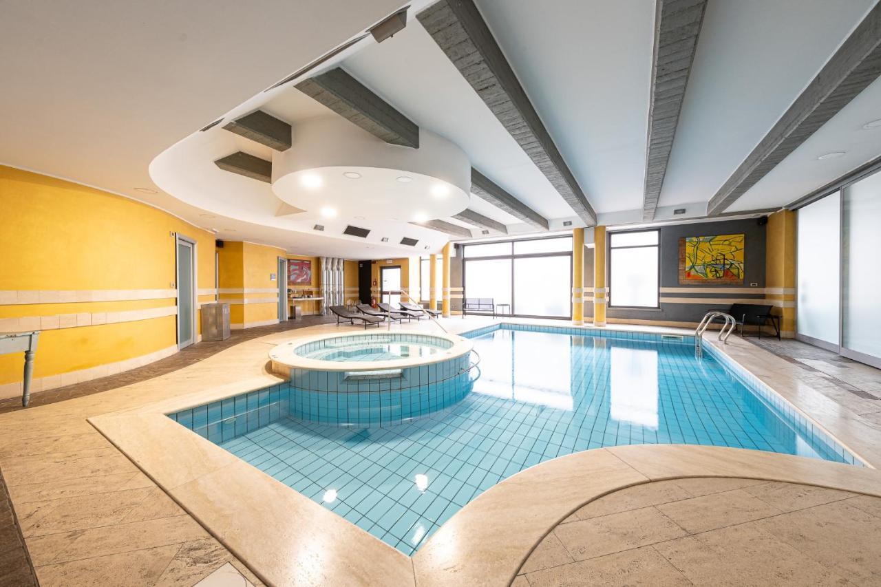 Settecento Hotel Presezzo Eksteriør bilde